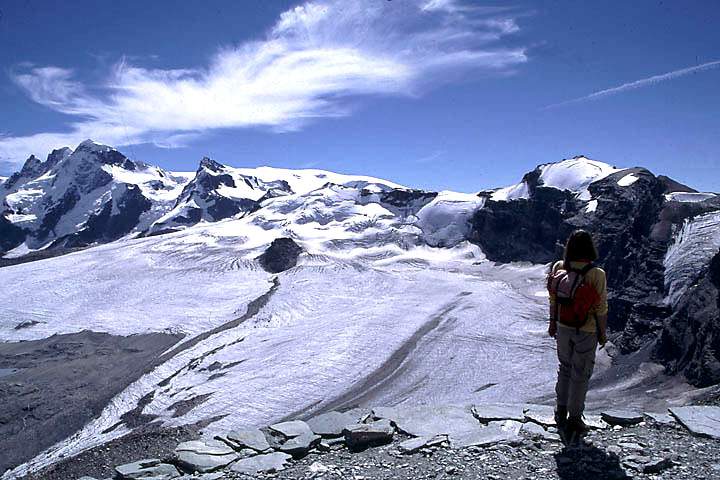 eu_ch_mattertal_028.jpg - Ausblicke von der Hoernlihuette (3260 m) am Matterhorn