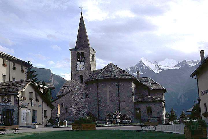 eu_ch_mattertal_038.jpg - Kirche in Graechen (1619 m), Wallis