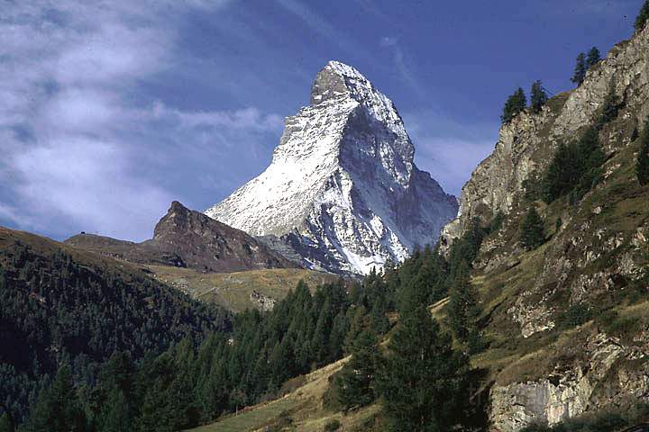 eu_ch_mattertal_013.jpg - Matterhorn (4478 m) über Zermatt, Wallis