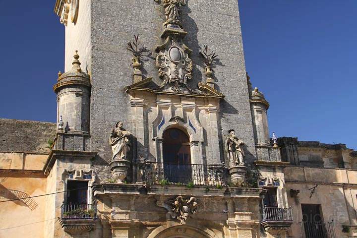 eu_es_arcos_007.jpg - Details am Portal der Basílica de Santa María de la Asunción in Arcos de la Frontera