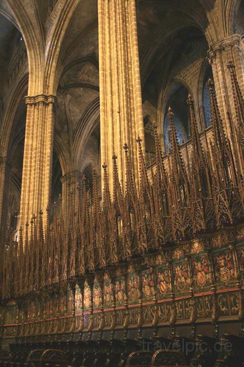 eu_es_barcelona_005.jpg - Chor und Säulen der Cathedral von Barcelona im Barri Gòtic
