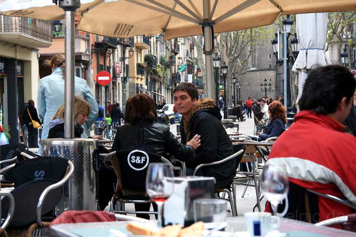 eu_es_barcelona_015.jpg - Straßencafés im Stadtteil Born von Barcelona