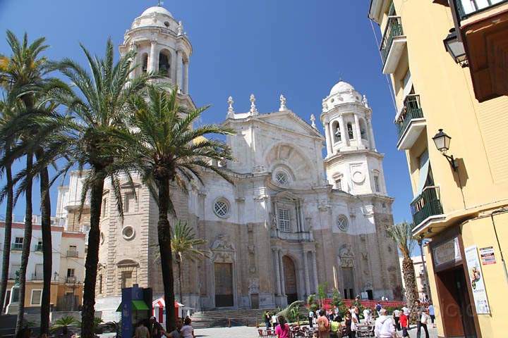 eu_es_cadiz_003.jpg - Die Kathedrale von Cadiz am Plaza de la Cathedral
