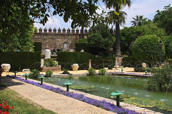 eu_es_cordoba_025.jpg - In den wunderschönen Gärten Alcazar de los Reyes Cristianos