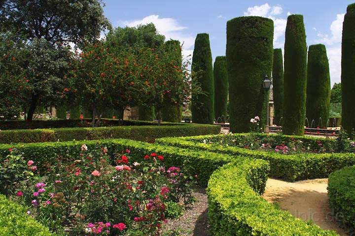 eu_es_cordoba_026.jpg - Die perfekt angelegte Gartenanlage in der Festung von Córdoba