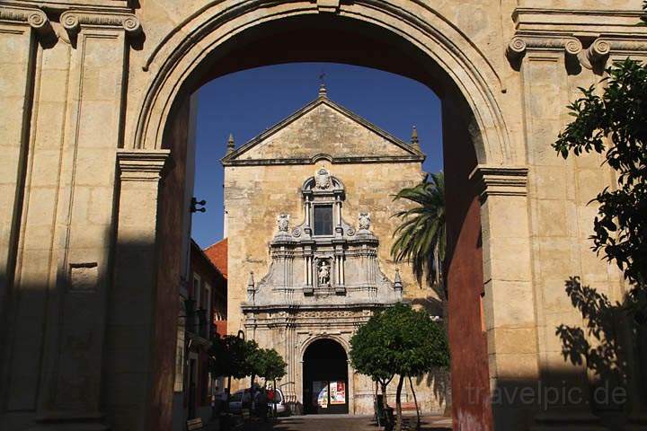 eu_es_cordoba_031.jpg - Das Tor zur Anlage der Iglesia de San Francisco in Cordoba