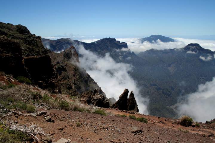 eu_es_la_palma_003.JPG - Ausblick auf die Caldera de Taburiente und den Süden der Insel La Palma vom höchsten Punkt, dem Roque de los Muchachos