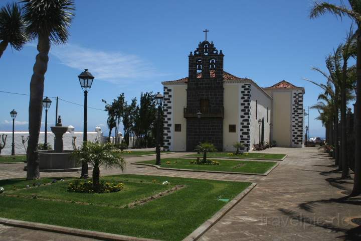 eu_es_la_palma_028.JPG - Die Kirche von Los Sauces im Nordosten der Insel La Palma