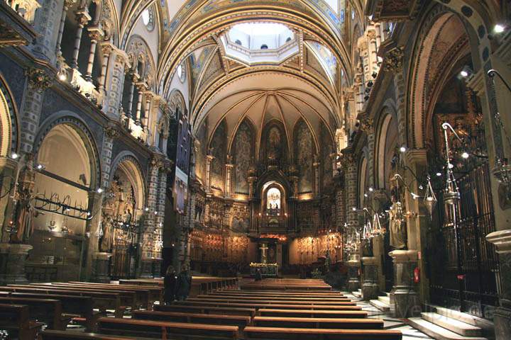 eu_es_montserrat_026.jpg - Das innere der Basilika von Montserrat