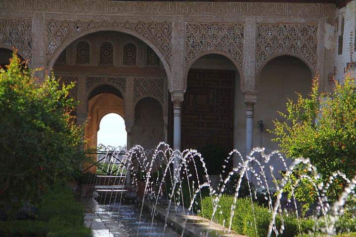 eu_es_alhambra_045.jpg - Wasserspiele in den Gärten des Generalife in der Alhambra
