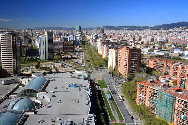 eu_es_barcelona_042.jpg - Blick auf die Avenida Diagonal in Barcelona, Spanien
