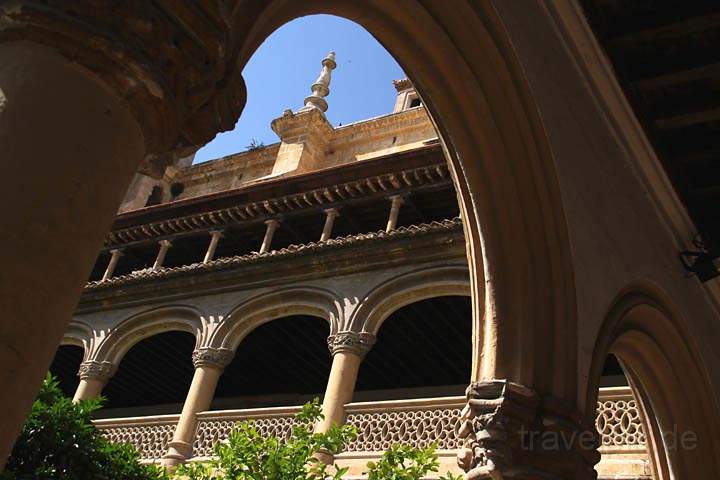 eu_es_granada_031.jpg - Torbögen im Kloster San Francisco in Granada