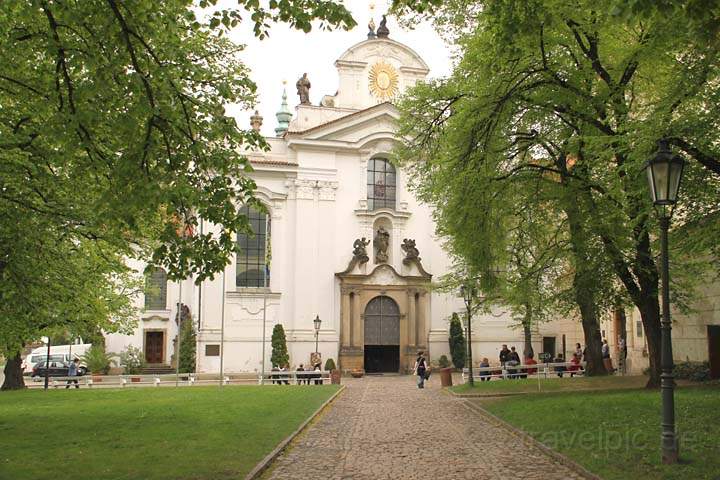 eu_cz_prag_023.jpg - Das im Park des ausgedehnten Kloster Strahov hinter der Prager Burg