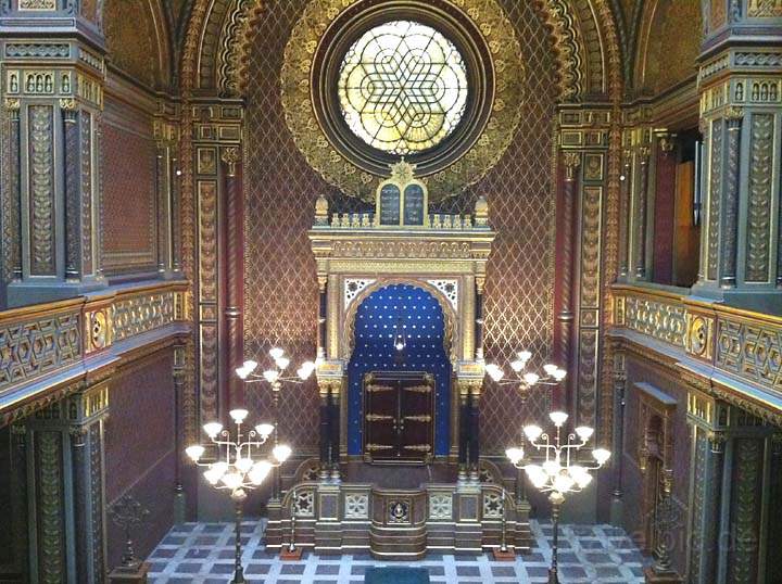eu_cz_prag_051.jpg - Blick auf das Allerheiligste der spanischen Synagoge in Prag