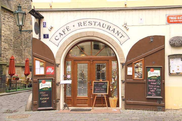 eu_cz_prag_056.jpg - Ein Café in der Prager Altstadt