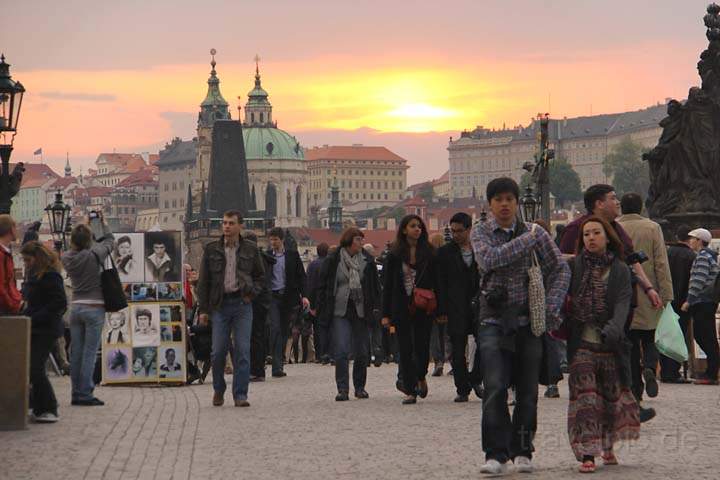eu_cz_prag_073.jpg - Blick auf die Prager Burg von der Karlsbrücke in Prag