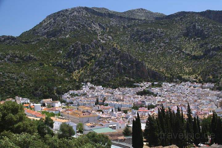 eu_es_ubrique_008.jpg - Aussicht auf das weiße Dorf Ubrique in der Sierra de Grazalema