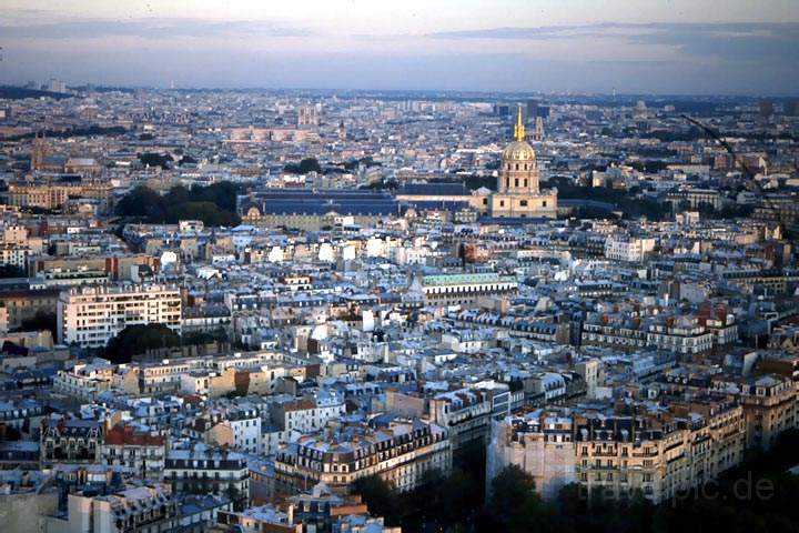eu_fr_paris_022.JPG - Aussicht vom Eiffelturm auf Paris, Frankreich