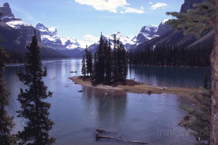na_ca_alberta_005.JPG - Der idylische Gletschersee Maligne Lake befindet im Jasper Nationalpark, Kanada