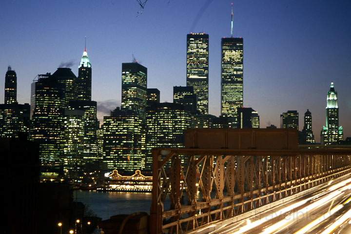 na_us_new_york_004.JPG - Bild der Skyline von New York von der Brooklyn Bridge am Abend