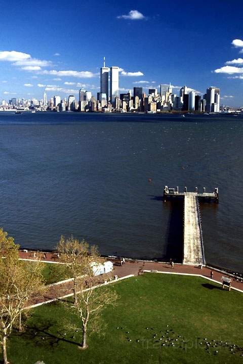 na_us_new_york_006.JPG - Bild mit Blick auf South Manhattan New York von Liberty Island