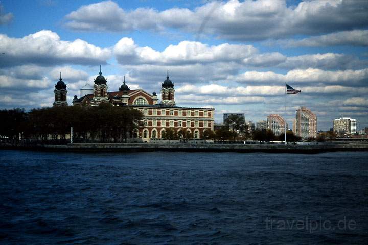 na_us_new_york_008.JPG - Blick auf die Empfangshalle auf Ellis Island in New York, USA