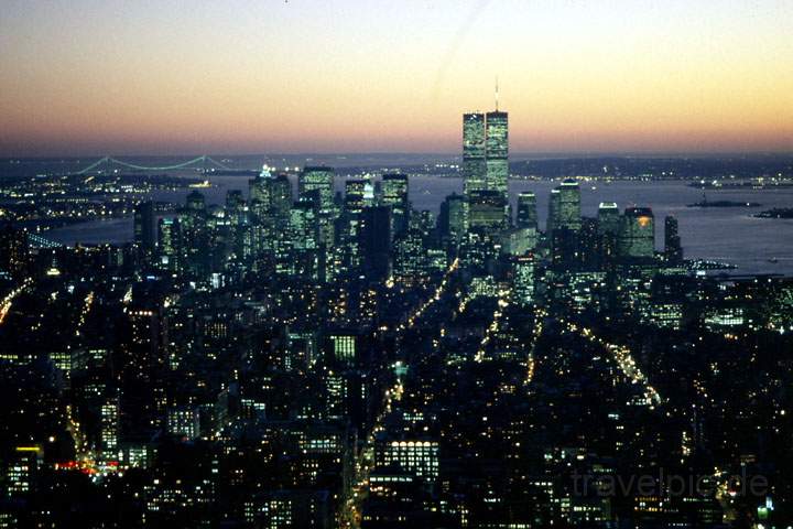na_us_new_york_015.JPG - Blick auf Financial District Manhattan vom Empire State Building, New York