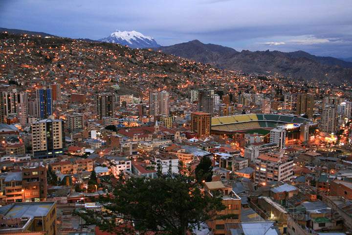 sa_bo_la_paz_009.jpg - Dämmerung am Aussichtspunkt Killi Killi im Süden von La Paz