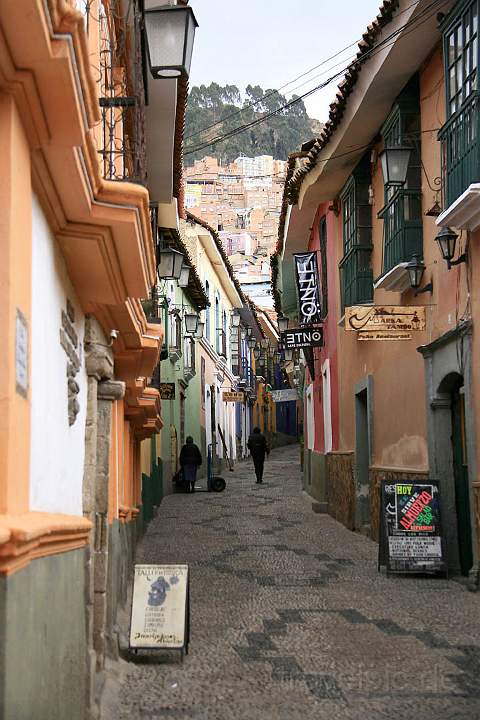 sa_bo_la_paz_013.jpg - Der steile Fussgängerweg der engen Gasse Calle Jaén ist sehenswert