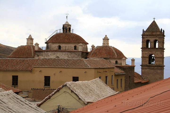 sa_bo_potosi_001.jpg - Blick auf das Convento Museo San Francisco über den Dächern von Potosí