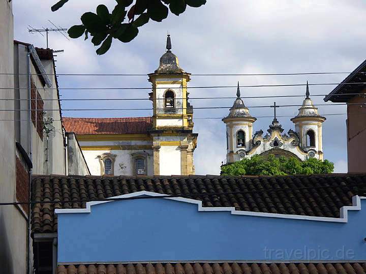 sa_br_mariana_001.JPG - Erster Blick auf die 2 bedeutensten Kirchen in Mariana