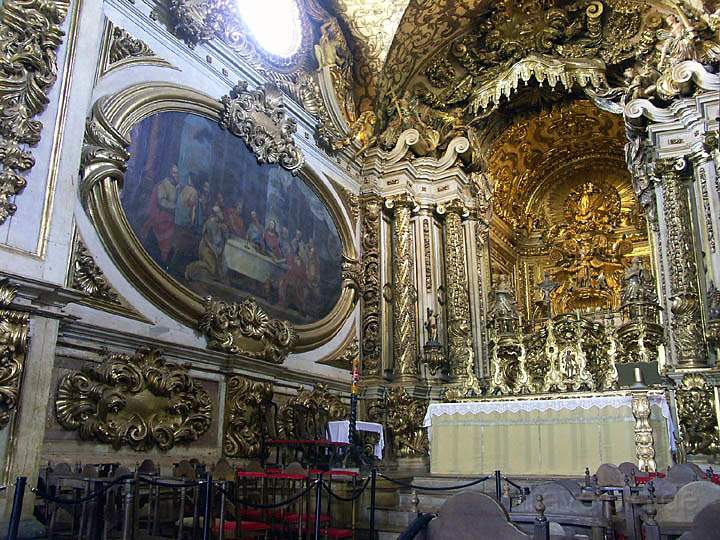 sa_br_tiradentes_005.JPG - Der vergoldete Altar der Matriz de Santo Antonio in Tiradentes