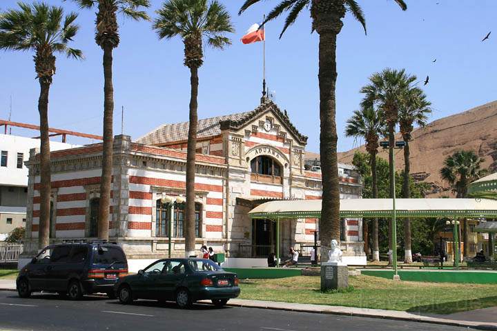 sa_cl_arica_003.jpg - Das Zollgebäude Aduana in Arica wurde von Gustave Eiffel entworfen