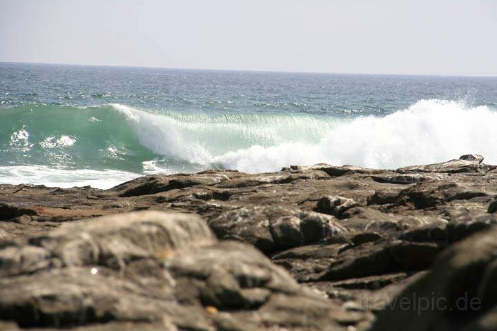 sa_cl_arica_005.jpg - Bei Arica gibt es hohe Wellen und Windsurfer an der Küste