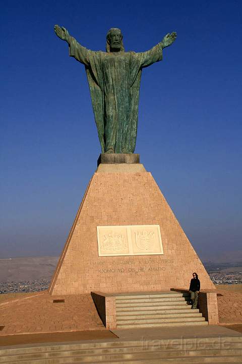 sa_cl_arica_017.jpg - Die Christusstatue auf dem Morro de Arica