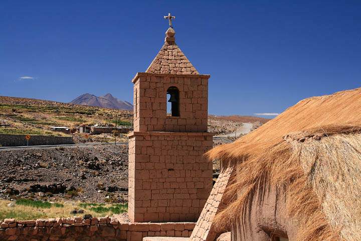 sa_cl_salar_atacama_013.jpg - Die Dirfkirche von Socaire in der Umgebung der Salar de Atacama
