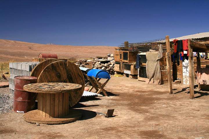 sa_cl_salar_atacama_015.jpg - Eine einfachste Unterkunft in der Atacama-Wüste