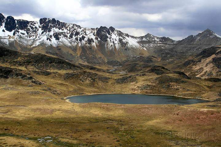 sa_pe_ferrocarril_andino_013.jpg - Aussicht auf die Bergwelt bei der Zugfahrt nach Huancayo