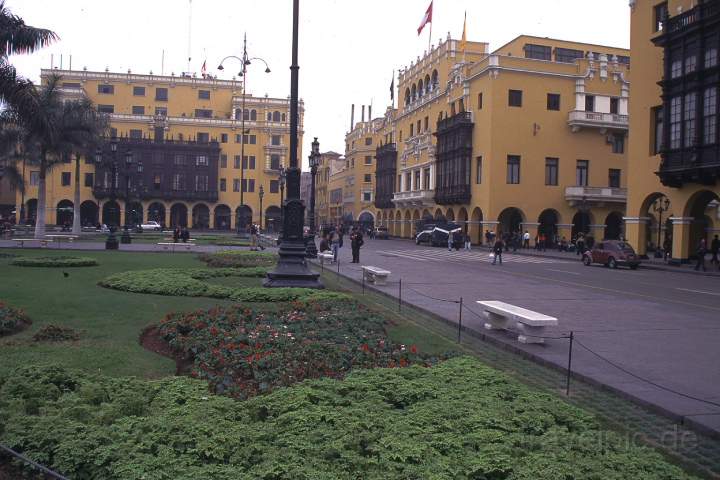 sa_peru_001.JPG - Der zentrale Plaza de Armas in der Altstadt von Lima, Peru