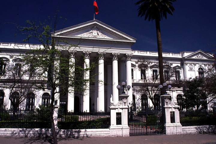 sa_chile_001.JPG - Das Regierungsgebäude in Santiago de Chile, Chile