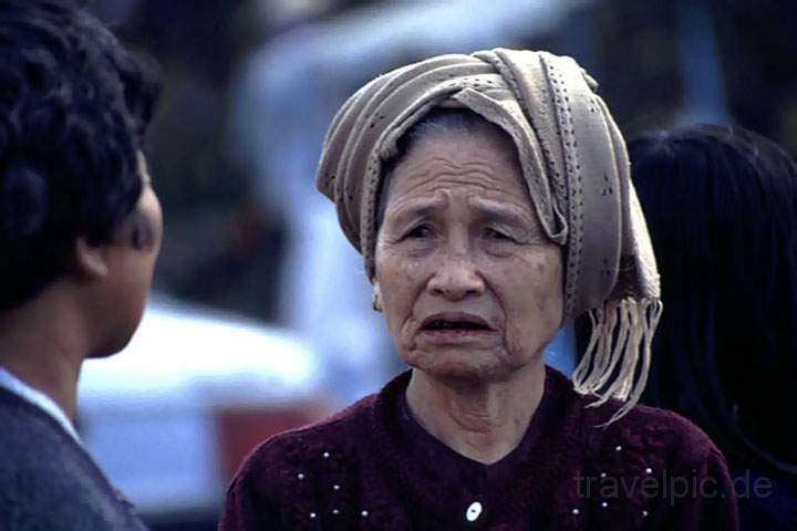 as_vietnam_004.JPG - Eine alte Frau in Hanoi, Vietnam