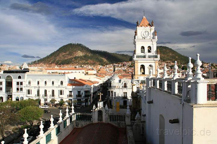 sa_bo_sucre_005.jpg - Aussicht auf die Hauptstadt Sucre in Bolivien