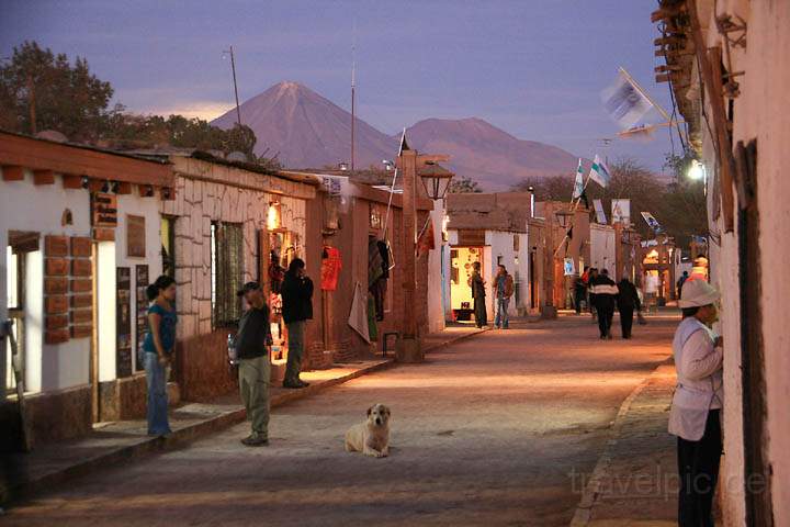 sa_cl_san_pedro_004.jpg - Hauptstrasse von San Pedro de Atacama in Chile